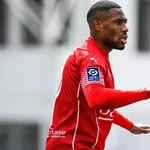 RC Strasbourg – Mercato : un ex du PSG et du RC Lens est visé en défense