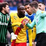 RC Strasbourg – RC Lens : Leca pète les plombs contre l’arbitrage