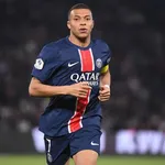 Mbappé menace d’attaquer le PSG en justice et exige 100 Mâ?¬