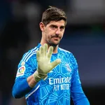 Real Madrid : Courtois cartonne les supporters de l’Osasuna pour avoir insulté Vinicius Jr