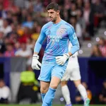 Real Madrid : Courtois à  deux doigts de prendre un coup de couteau en plein derby !
