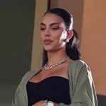 Georgina Rodriguez dévoile son incroyable popotin sur la plage !