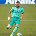 Real Madrid : Karim Benzema met bel et bien l’Espagne à  ses pieds
