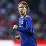 Real Madrid – Mercato : bientôt prolongé, Modric envoie sa victime préférée au FC Barcelone !