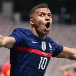 Real Madrid – Mercato : la date de l’officialisation du transfert de Mbappé fixée pour arranger le PSG ?