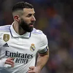 Real Madrid – Mercato : sa prolongation en suspens, Benzema est courtisé !