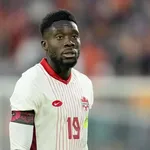 Real Madrid Mercato : une grande décision tombe pour Alphonso Davies, son avenir est scellé