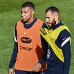 Real Madrid, PSG – Mercato : Benzema envoie des messages forts à  Mbappé et à  l'OL