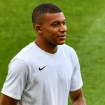 Real Madrid, PSG – Mercato : l’émir du Qatar ouvre un peu plus la porte à  Mbappé