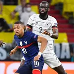 Real Madrid, PSG – Mercato : la décision de Mbappé passe par-dessus la tête de Rüdiger