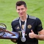 Real Madrid, PSG – Mercato : Pérez fait une croix sur ce buteur hors pair avec Mbappé