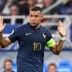 Real Madrid, PSG – Mercato : Pérez prêt à  attendre Mbappé jusqu’à  la fin août ?