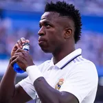 Real Madrid : Vinicius détrône Ronaldo et fait un pas vers la légende