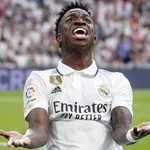 Real Madrid : Vinicius Jr en couple avec la Shakira mexicaine ?