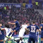 Résultat Ligue 1 : OL 0-0 PSG (mi-temps)