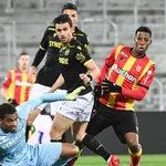 Résultat Ligue 1 : Kakuta donne l’avantage au RC Lens face au FC Nantes (1-0, mi-temps)