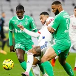 Résultat Ligue 1 : l’ASSE est devant l’OL à la pause (1-0)