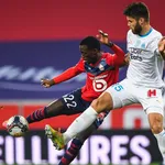 Résultats Ligue 1 : l’OM tient tête au LOSC, le PSG mène, le FC Nantes accroché (mi-temps)