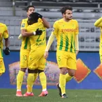 Résultats Ligue 1 : le FC Nantes se réveille, l’ASSE surprend le Stade Rennais… tous les scores à  la mi-temps !