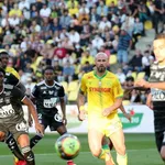 Résultats Ligue 1 : Rennes cartonne, Nantes confirme, Lille respire, Sainté s’enfonce (terminé)