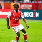 Stade de Reims – Mercato : Mbuku prolongé jusqu’en 2023 (officiel)