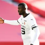 Stade Rennais, ASSE – Mercato : un premier tournant dans l’aventure exotique de Mbaye Niang ?