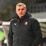 Stade Rennais : à cause de l’OM, Genesio se fait chambrer comme jamais par les supporters de l’OL