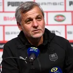 Stade Rennais : Genesio donne des nouvelles de Mandanda et dézingue l’excès de confiance de ses joueurs