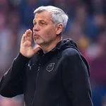 Stade Rennais – Mercato : Genesio confirme le départ d’Aguerd et son envie de prolonger