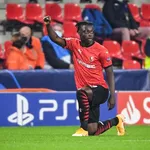Stade Rennais – Mercato : Pierre Ménès se fait lyncher pour Doku, sa réponse est cinglante