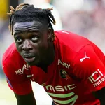 Stade Rennais – Mercato : un géant anglais prêt à  mettre le paquet pour Doku