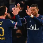 Un doublé de Mbappé permet au PSG de dominer Monaco