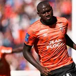 L’Algérie avec Delort mais sans Aouar, un Niçois file en Grèce, Bordeaux a tenté un buteur des Merlus