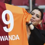 Wanda Nara en dit plus sur sa grave maladie et se prélasse sur la plage à  Istanbul