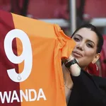 Wanda Nara présente son nouveau jouet, sensations fortes garanties !