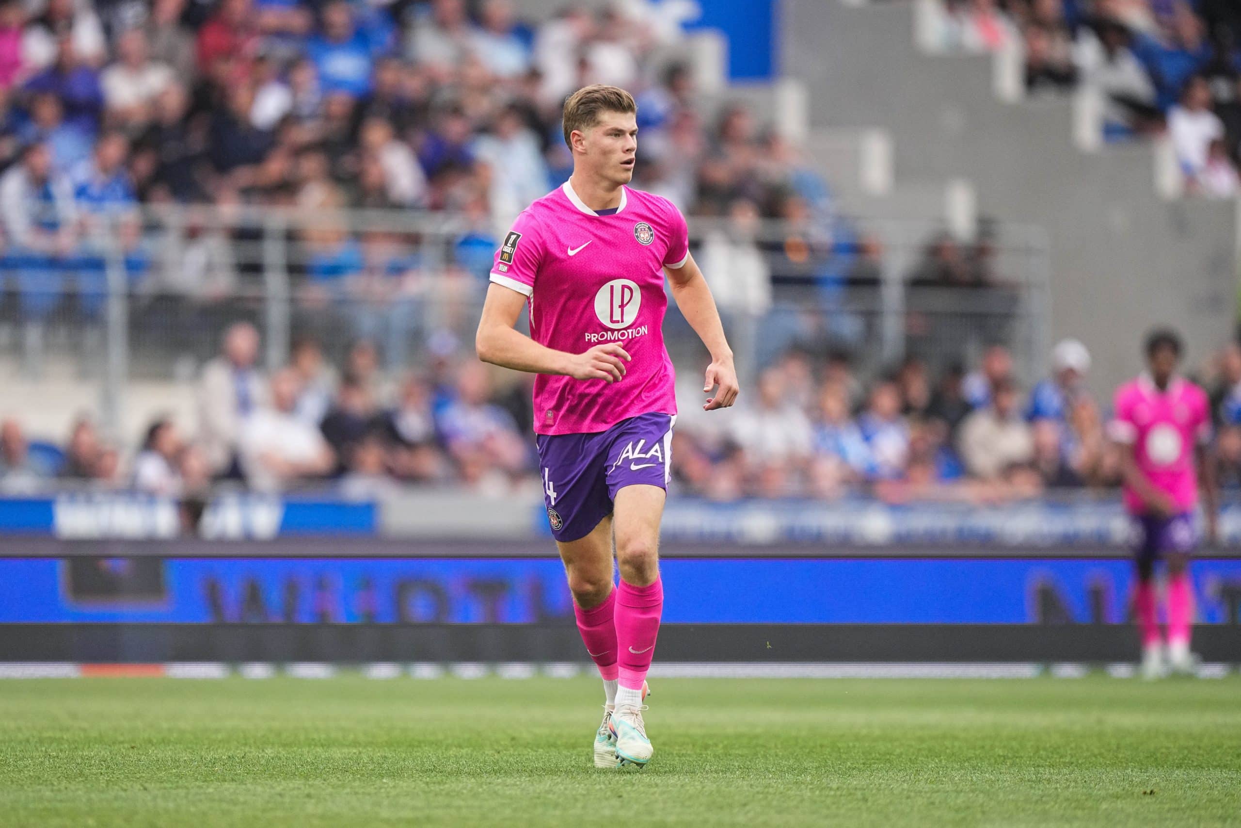 Charlie Cresswell sous le maillot de Toulouse