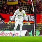 RC Lens – OM : Samba et l&rsquo;arbitre se font tacler, De Zerbi sur une voie royale