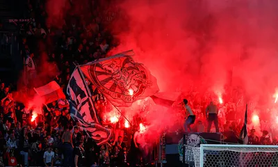 OL – ASSE : les Ultras stéphanois montrent les muscles avant le derby