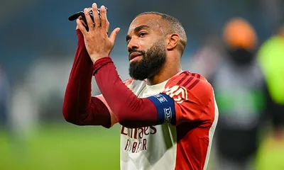OL – ASSE : Lacazette lance le derby et répond aux critiques sur son début de saison