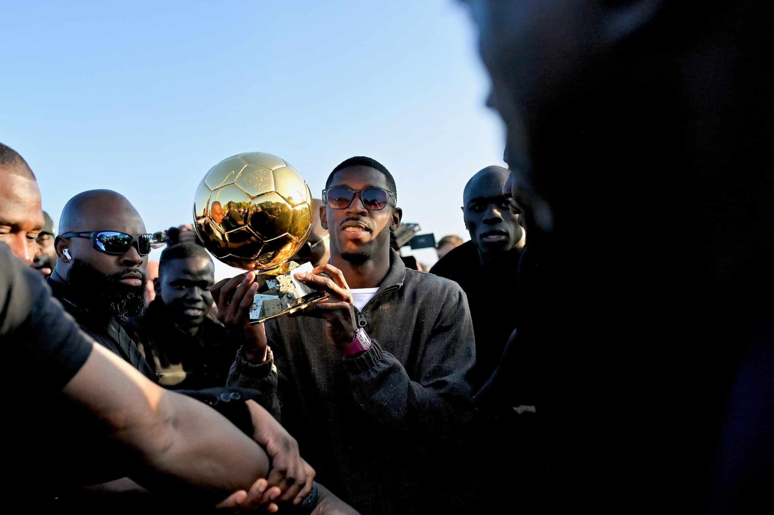 Après le Ballon d'Or, Ousmane Dembélé a reçu le trophée The Best décerné par la FIFA.