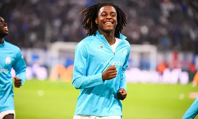 L&rsquo;OM doit-il ne pas recruter de milieu pour faire de la place à Darryl Bakola ?