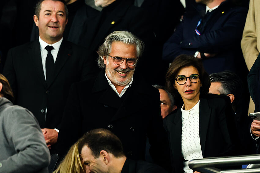 Le président de la LFP, Vincent Labrune, dans les tribunes du Parc avec Rachida Dati.
