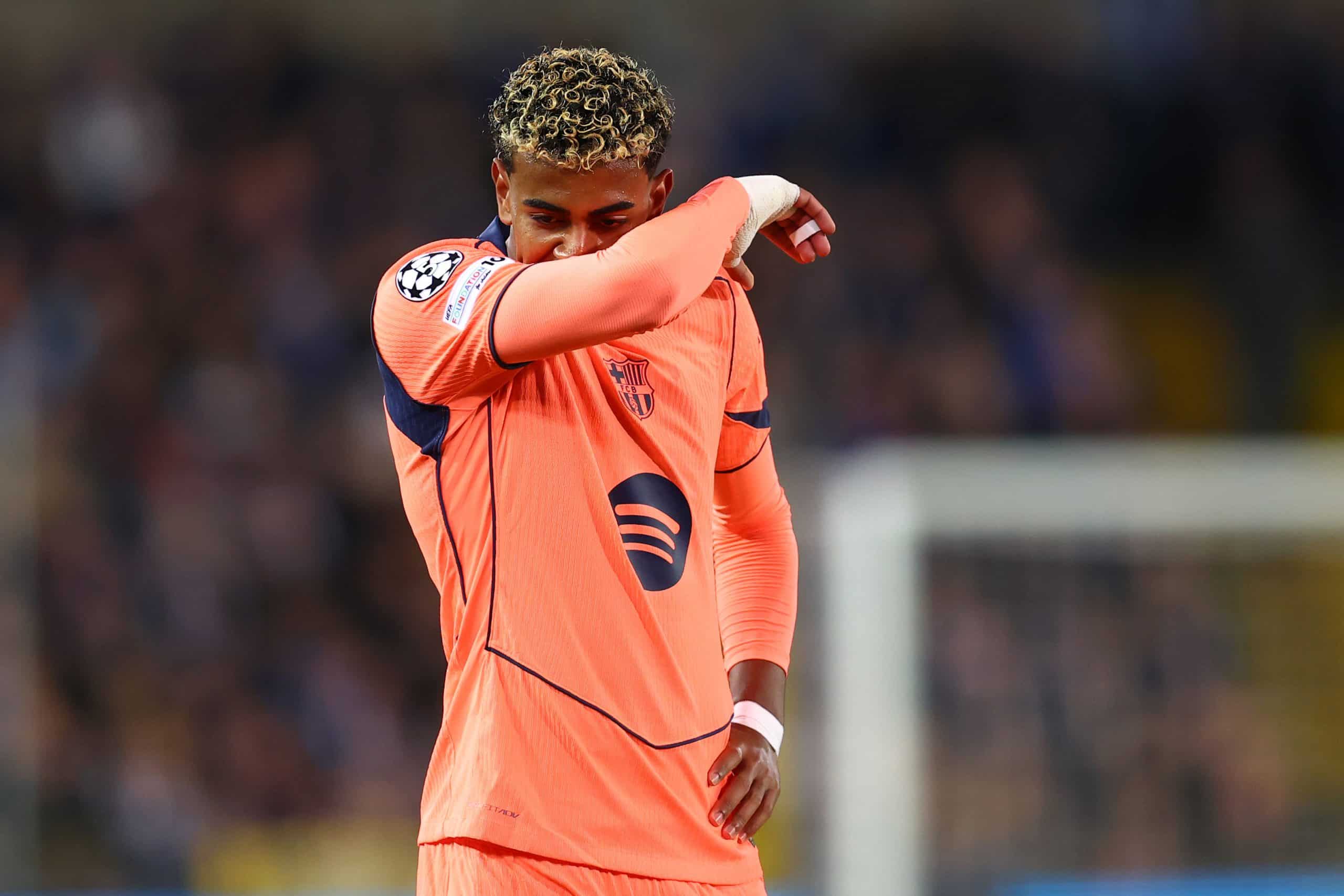 Lamine Yamal déçu lors du match du FC Barcelone à Bruges.