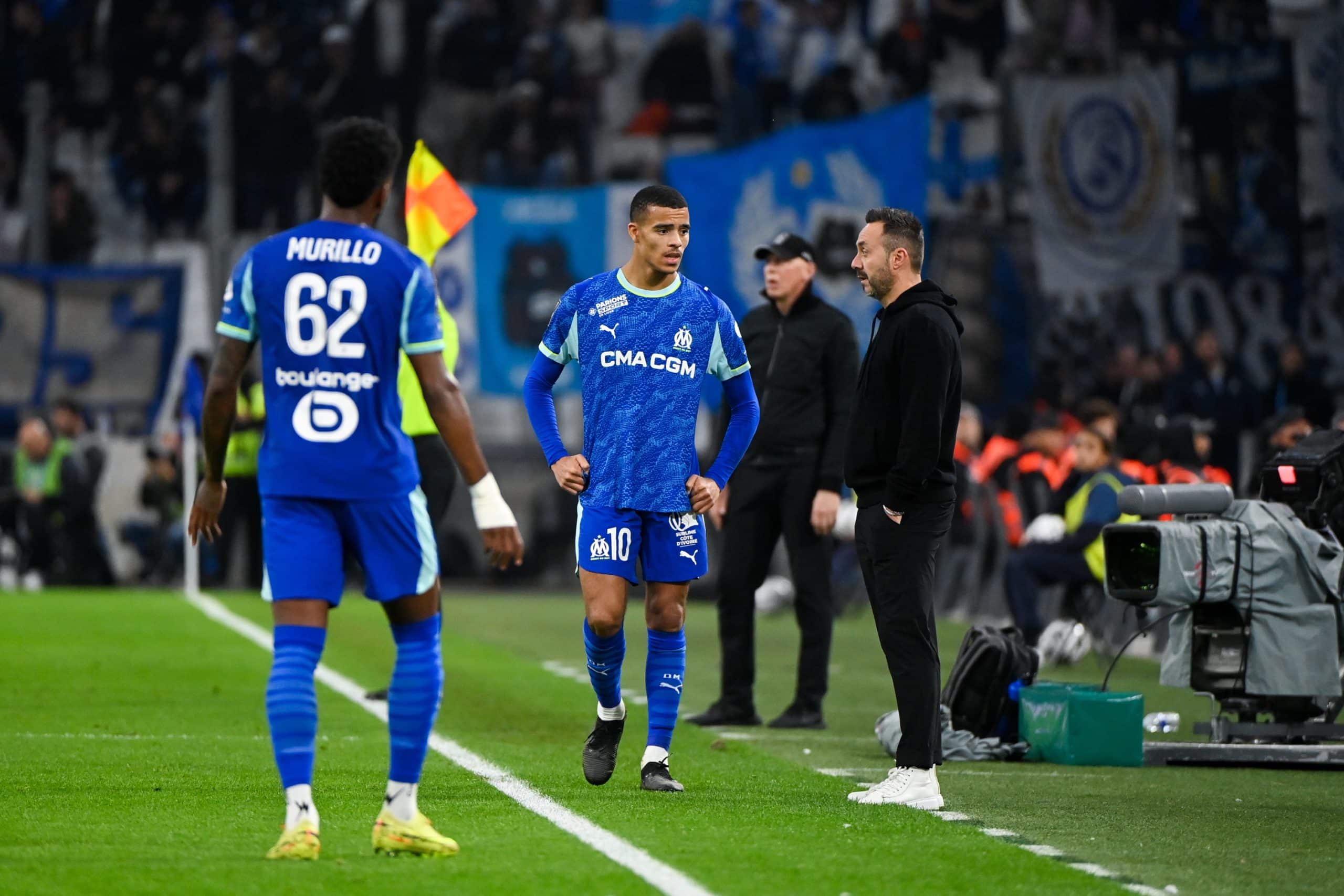 Mason Greenwood et Roberto De Zerbi lors du match entre l'OM et le Stade Brestois.