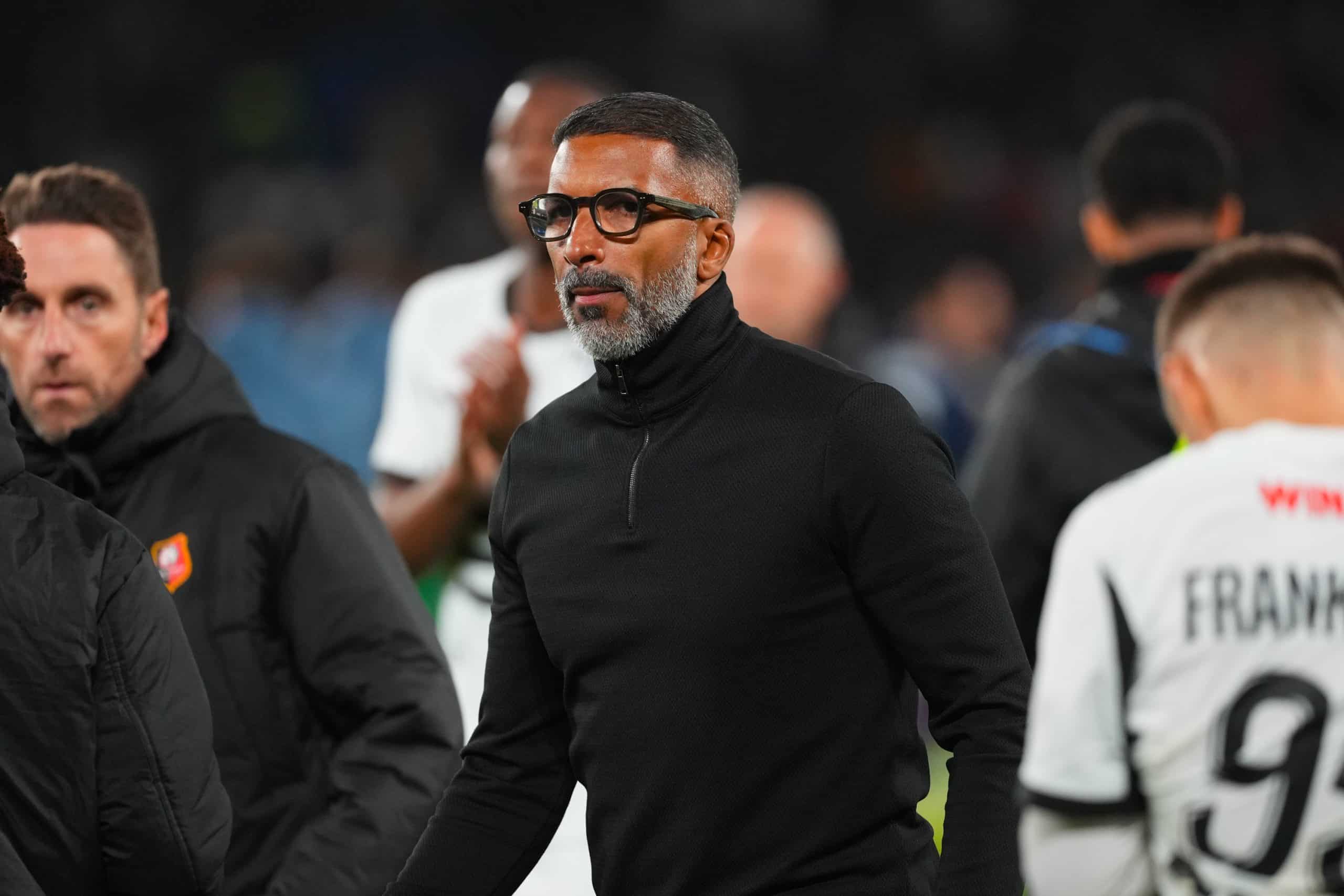 L'entraîneur du Stade Rennais, Habib Beye, lors de la défaite face au PSG (0-5).