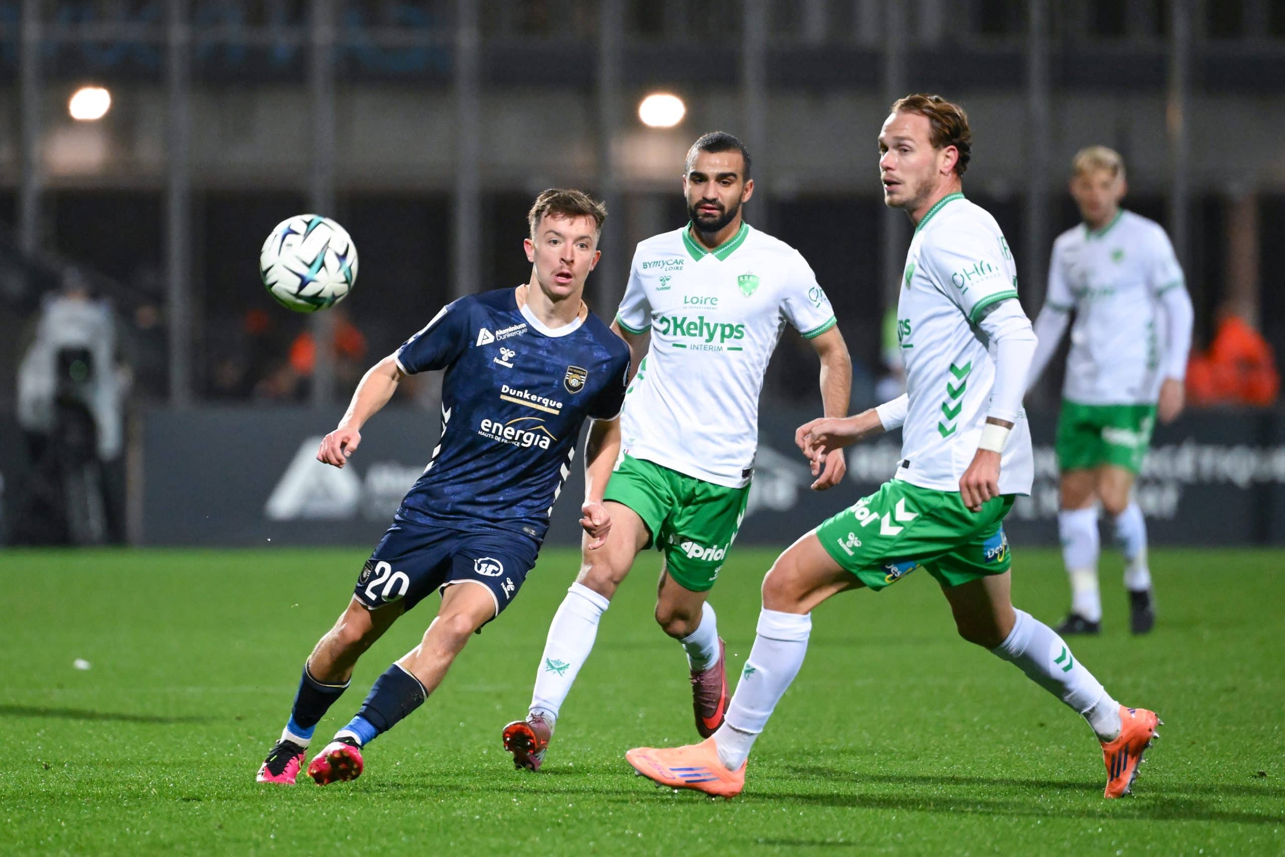 Enzo Bardeli lors du match entre Dunkerque et l'ASSE.