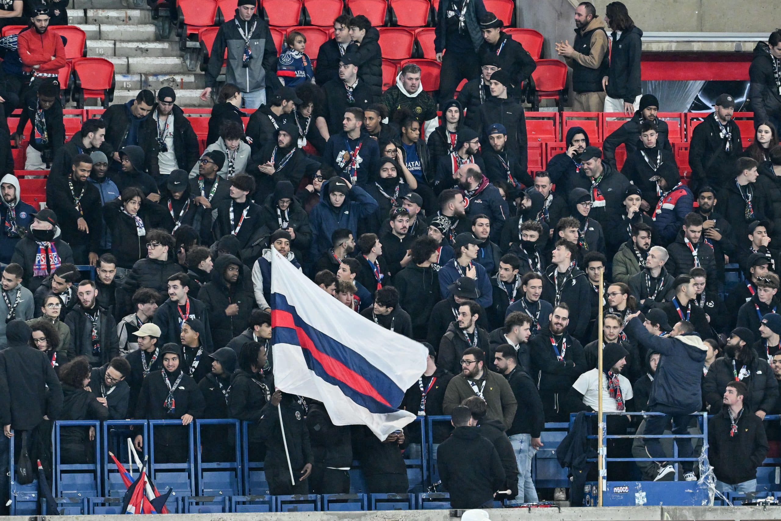 Les supporters du PSG lors du déplacement à Bilbao.