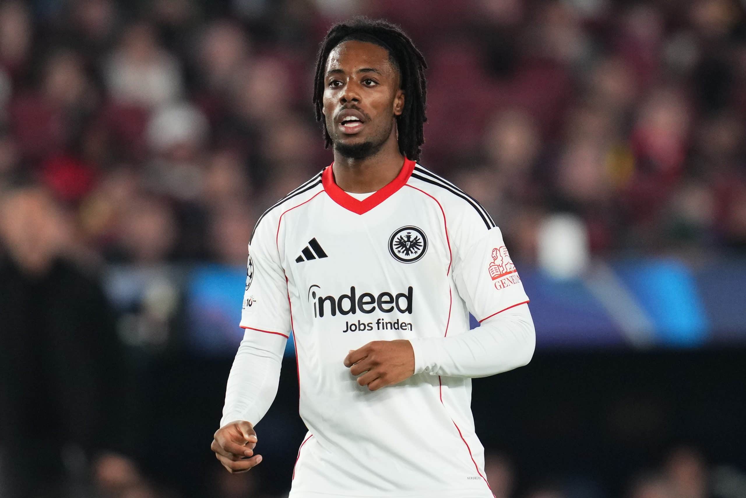 Elye Wahi sous le maillot de l'Eintracht Francfort.