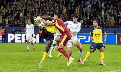OM : faut-il titulariser De Lange à la place de Rulli ?
