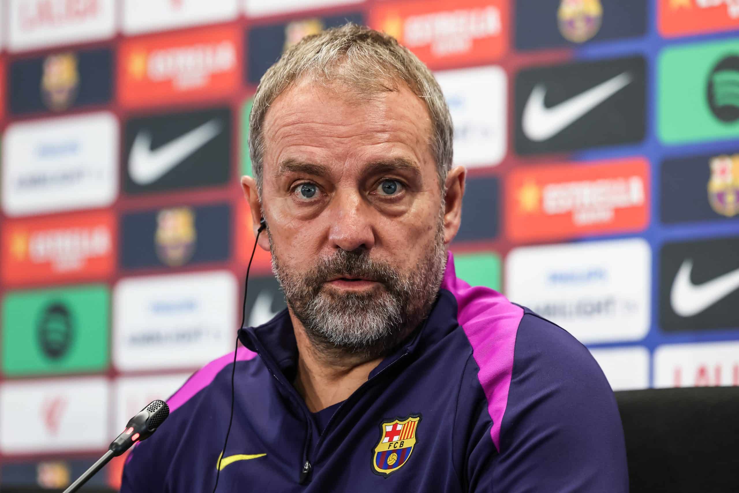 L'entraîneur du FC Barcelone, Hansi Flick, lors d'une conférence de presse.